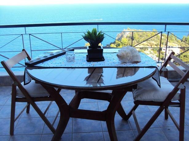 Sea And Sky Infinity Blue Apartment Gythio Exterior photo